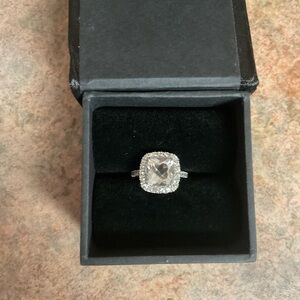 14k white gold engagement Cut Ring